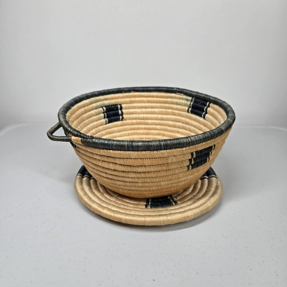 Vintage African Hand Woven‎ Coil Basket/Bowl and Trivet Natural Rattan Primitive - Picture 5 of 17